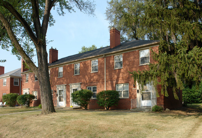 1565-1571 Northwest Blvd in Columbus, OH - Foto de edificio - Building Photo