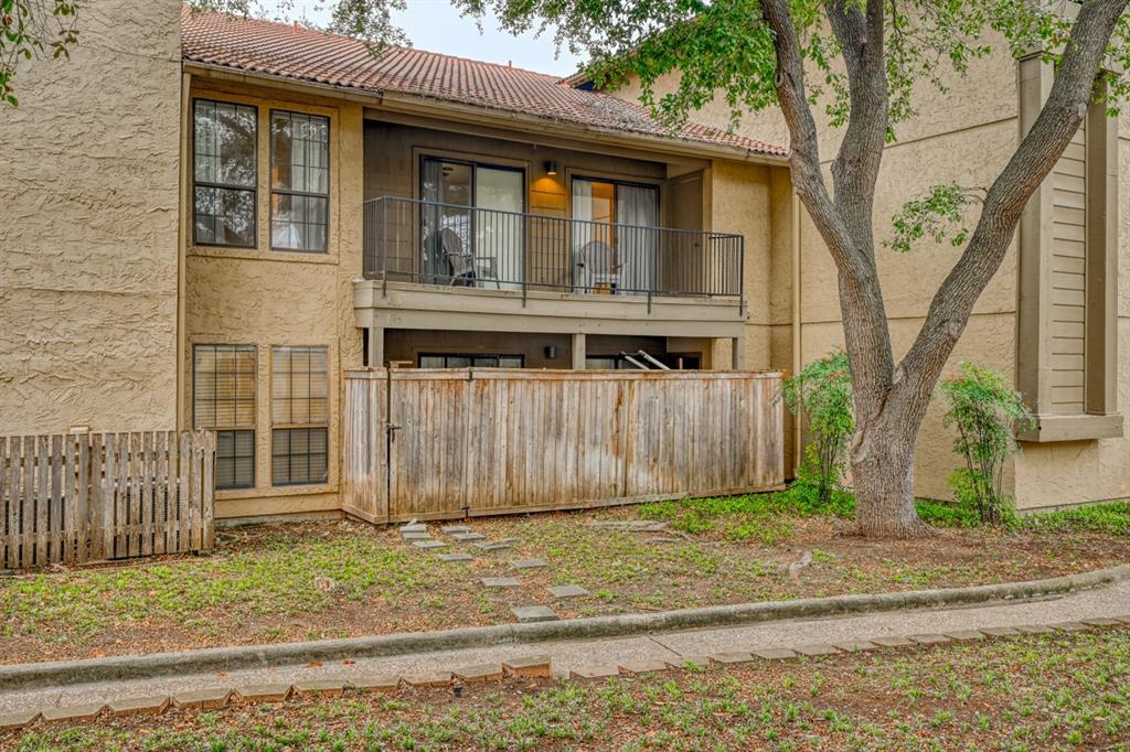 1202 Thorpe Ln in San Marcos, TX - Building Photo