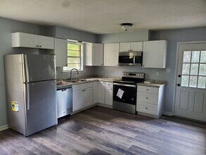 1517 Rosewood Dr in Savannah, GA - Building Photo - Building Photo