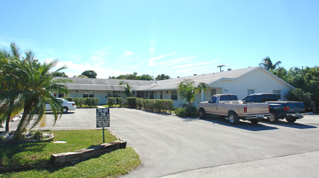 330 Wickline Blvd in Lantana, FL - Building Photo - Building Photo