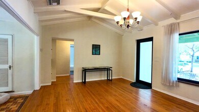 183 NE 89th St in El Portal, FL - Foto de edificio - Building Photo