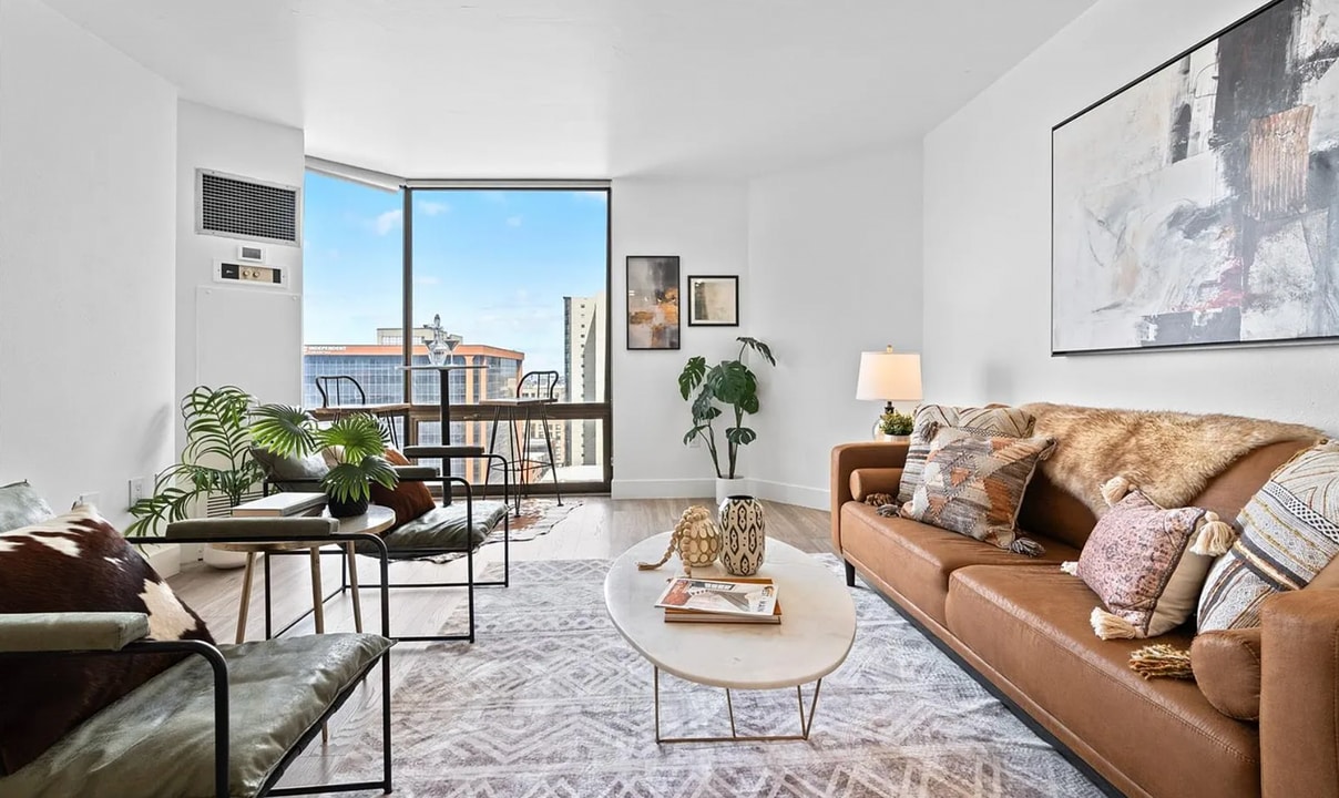 1625 Larimer St, Unit 1806 in Denver, CO - Building Photo