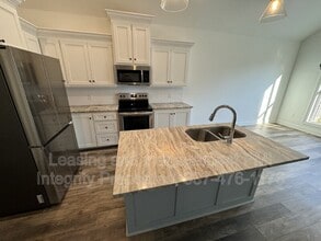 304 San Sebastian Dr in Youngsville, LA - Building Photo - Building Photo