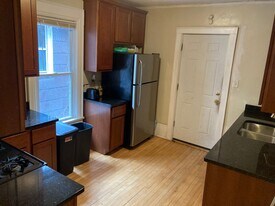 2434-34B N Cramer St in Milwaukee, WI - Building Photo