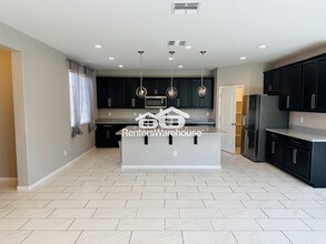 9342 S 34th Dr in Phoenix, AZ - Building Photo - Building Photo