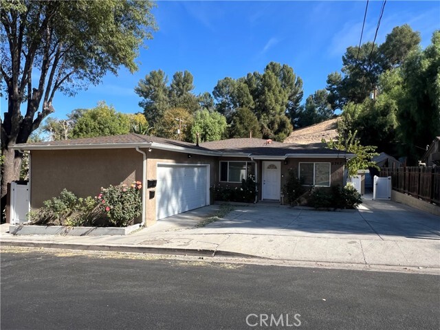 5262 Marmol Dr in Los Angeles, CA - Building Photo