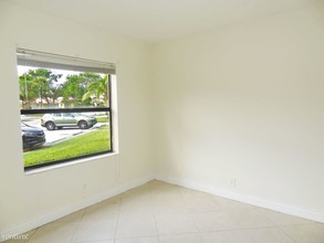 6772 Palmetto Cir S-Unit -Apt 105 in Boca Raton, FL - Building Photo - Building Photo