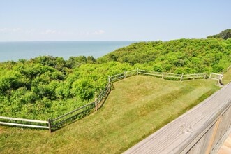 806 Bluffs Dr N in Calverton, NY - Building Photo - Building Photo