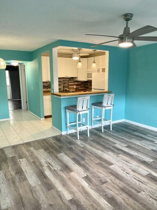11 Kent A in West Palm Beach, FL - Building Photo
