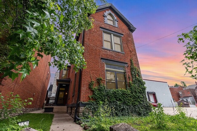 property at 251 W 8th St