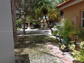 2060 SE 14th St in Homestead, FL - Building Photo - Building Photo