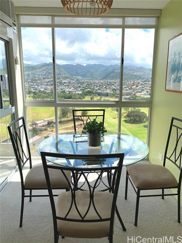 2611 Ala Wai Blvd in Honolulu, HI - Building Photo - Building Photo