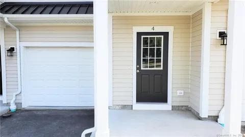 38 Triangle St in Danbury, CT - Building Photo - Building Photo