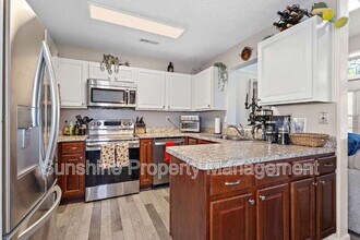 5120 Glenwood Way in Virginia Beach, VA - Building Photo - Building Photo