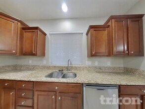 6867 Pipil St in Las Vegas, NV - Building Photo - Building Photo