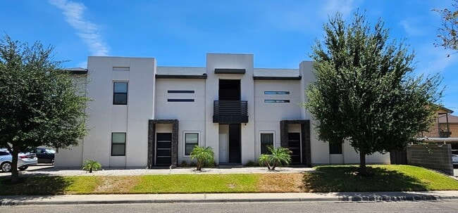 property at 2701 E Lyon St