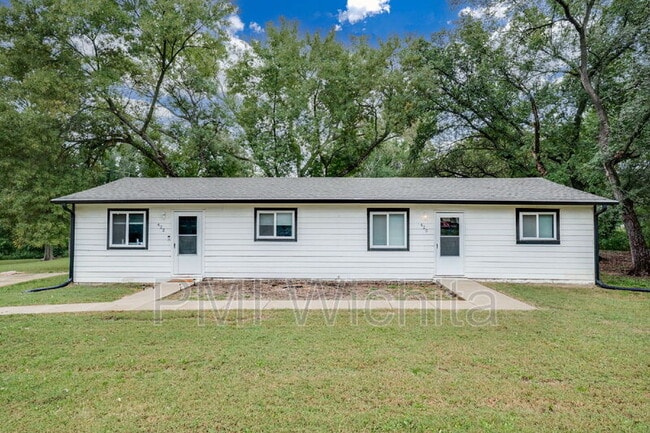 property at 420 W Mahoney Dr