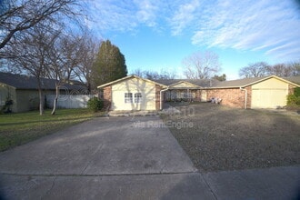 746 W Commercial St in Broken Arrow, OK - Building Photo - Building Photo