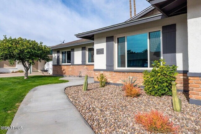 2430 E Hermosa Dr in Tempe, AZ - Building Photo - Building Photo