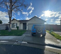9961 Squirrelview Ct in Elk Grove, CA - Building Photo