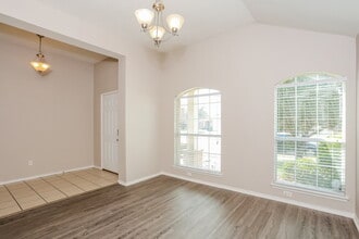 5768 Goldfinch Way in Dallas, TX - Building Photo - Building Photo