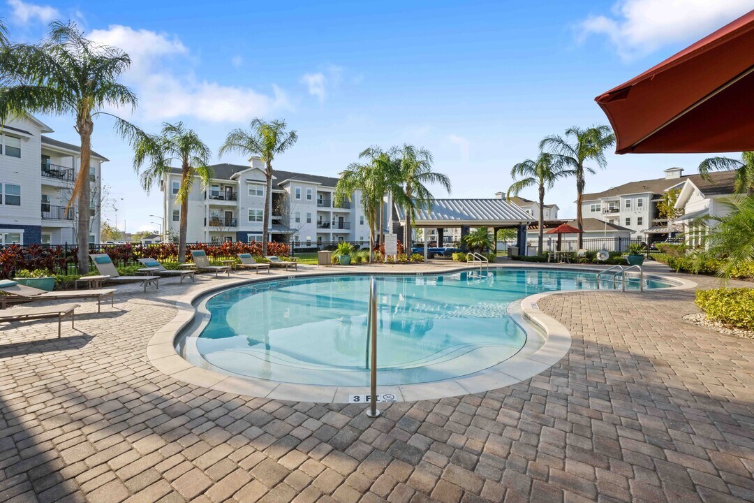 Skye at Hunter's Creek in Kissimmee, FL - Building Photo