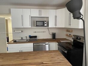 50 Orange Dr in Key Largo, FL - Building Photo - Building Photo