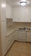 Studio City Mid Rise in Studio City, CA - Building Photo - Building Photo