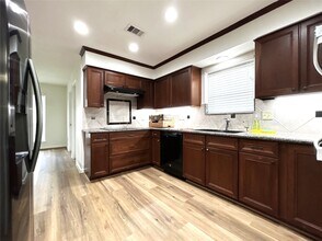 2714 River Birch Dr in Sugar Land, TX - Building Photo - Building Photo