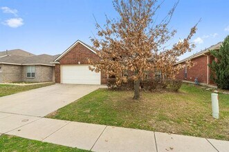 6325 Ferncreek Ln in Fort Worth, TX - Building Photo - Building Photo