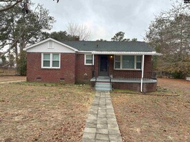 617 Holland Cir in West Columbia, SC - Building Photo