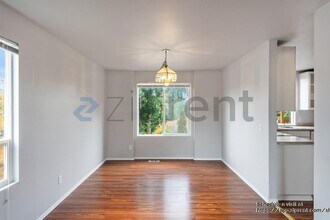 26927 115th Pl SE in Kent, WA - Foto de edificio - Building Photo