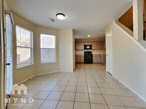 2530 Chestnut Mills Rd in Houston, TX - Foto de edificio - Building Photo