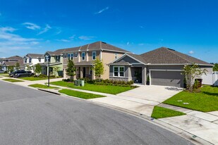 Sky Lakes in St. Cloud, FL - Building Photo