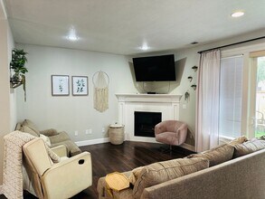 10214 NE 4th St in Vancouver, WA - Building Photo - Building Photo