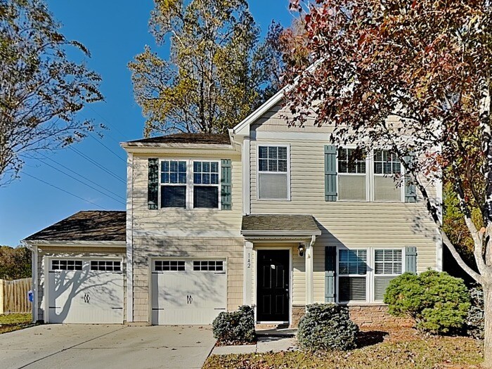 142 W Cavendish Dr in Mooresville, NC - Foto de edificio