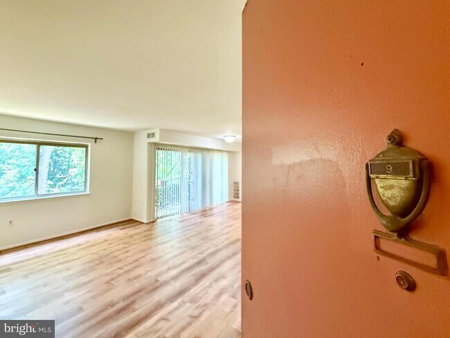 12204 Braxfield Ct in Rockville, MD - Building Photo - Building Photo