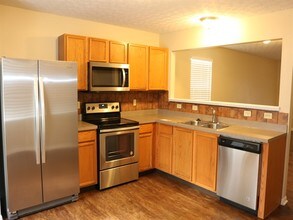 7463 Canal Highlands Boulevard in Canal Winchester, OH - Foto de edificio - Building Photo