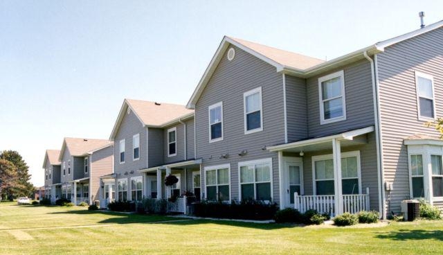 Oak Run Townhomes in Coon Rapids, MN - Building Photo - Building Photo