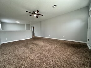 3906 Dunbar Ave in New Albany, IN - Foto de edificio - Building Photo