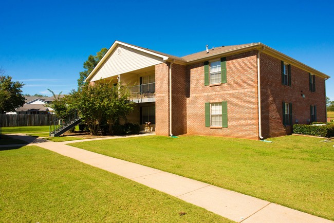 Hunter Pointe Apartments in Centreville, AL - Foto de edificio - Building Photo