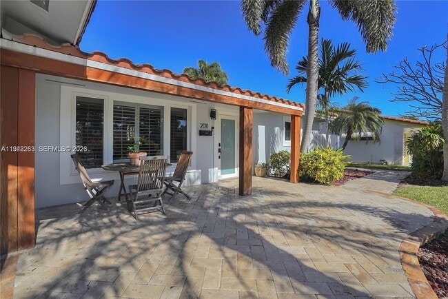 2011 NE 31st Ct in Lighthouse Point, FL - Building Photo - Building Photo