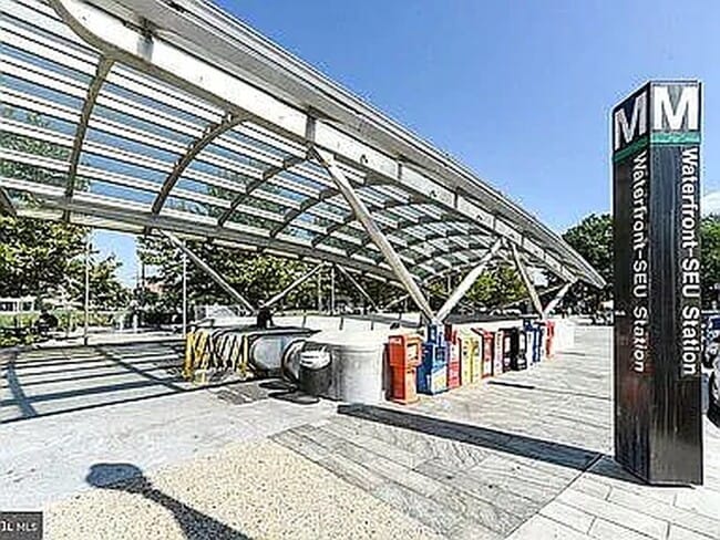 1101 3rd St SW in Washington, DC - Building Photo - Building Photo