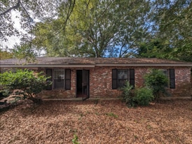 225 Park Manor Dr in Montgomery, AL - Building Photo