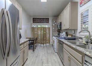 2538 W MacArthur Blvd, Unit 117 in Santa Ana, CA - Building Photo - Building Photo