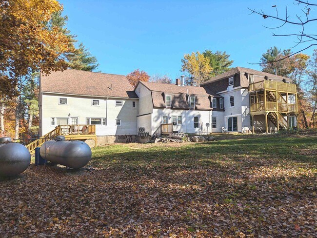 3 S Shore Rd in Salem, NH - Building Photo - Building Photo