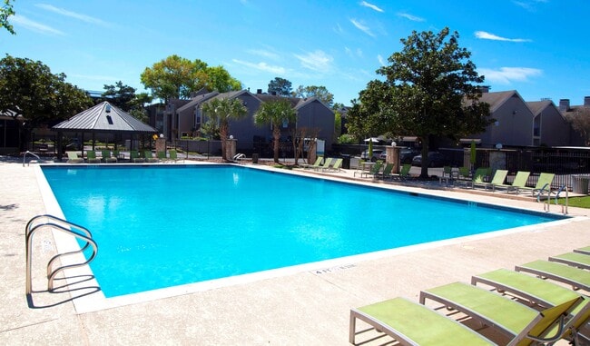 Bayou Park Apartments in Houston, TX - Building Photo - Building Photo