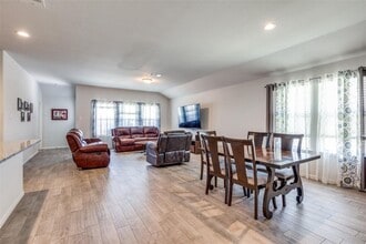 8700 Smokehouse Dr in Saginaw, TX - Building Photo - Building Photo