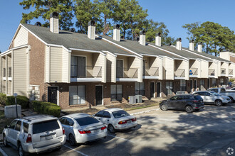 Treehouse Apartments in Conroe, TX - Building Photo - Building Photo