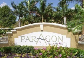 761 N Pine Island Rd in Plantation, FL - Building Photo